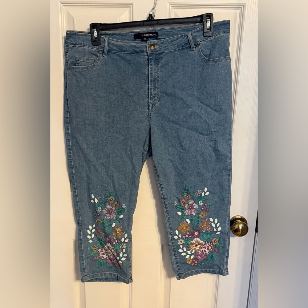 Denim 24/7 Floral faux Embroidered Cropped Jeans, 18W